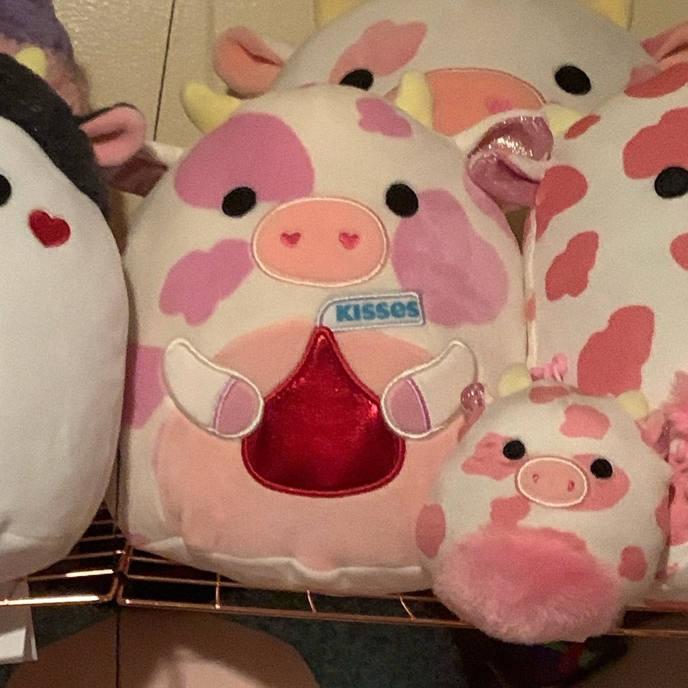 70 cow squishmallow bundle VERY RARE. - Picture 6 of 13